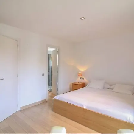 Bellesguard Penthouse Apartment *